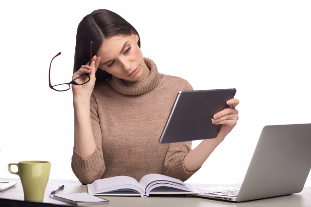 座ったままの姿勢